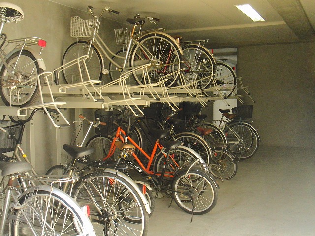 アヴィニティー上板橋 駐輪場