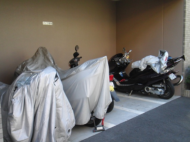 アヴィニティー上板橋 バイク置場