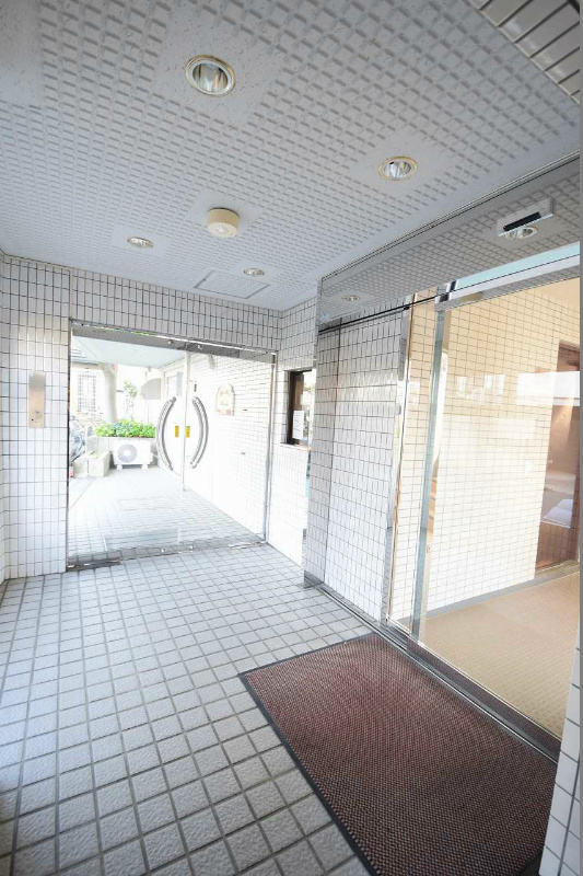 日神パレス白楽 エントランス