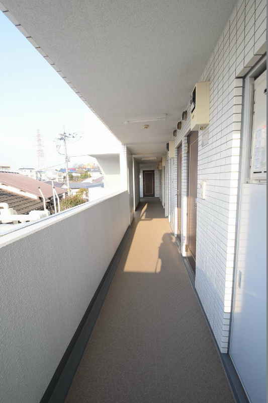 日神パレス白楽 共用廊下