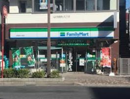 ブライズ東新宿 ﾌｧﾐﾘｰﾏｰﾄ 新宿余丁町店
