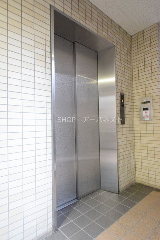 シャルム・ペンシオン西蒲田 エレベーター