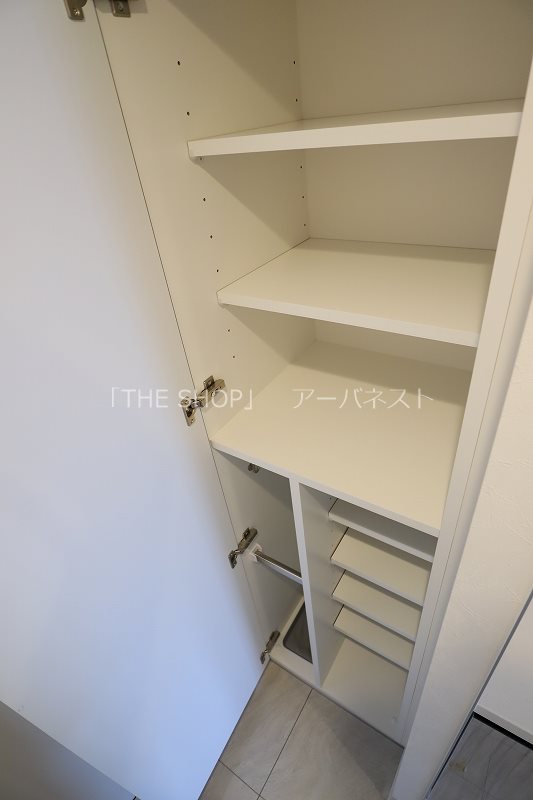 ヴォーガコルテ多摩川Ⅴ シューズボックス