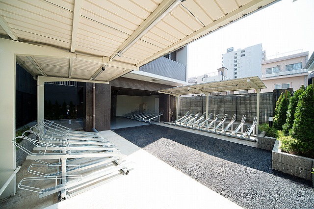 ヴォーガコルテ板橋本町アジールコート 駐輪場