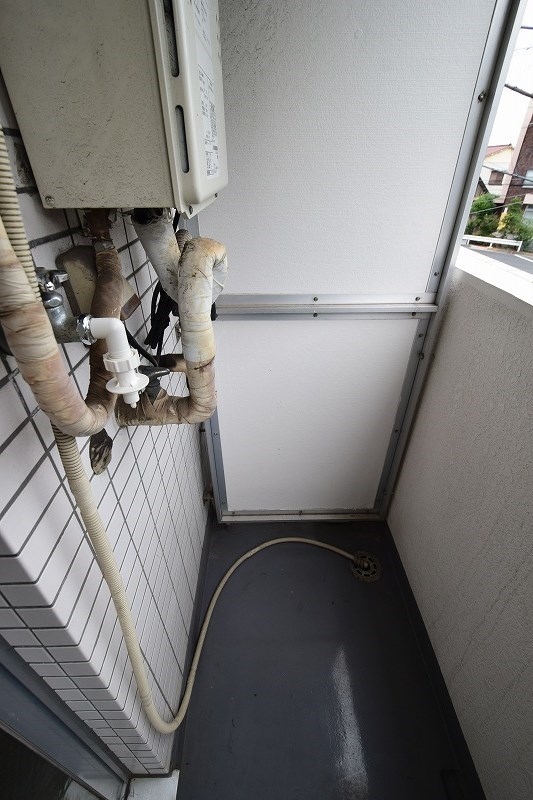 スカイコート金町第３ 外付け洗濯機置き場