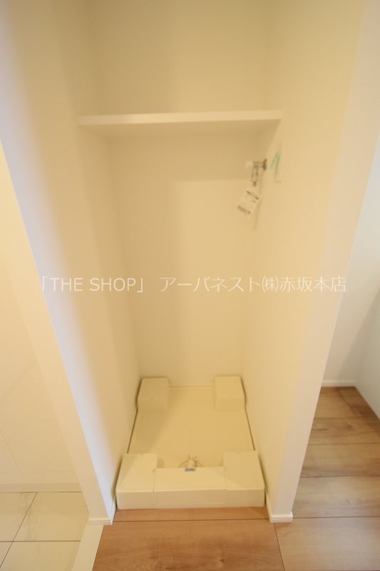 ヴォーガコルテ旗の台 室内洗濯機置き場