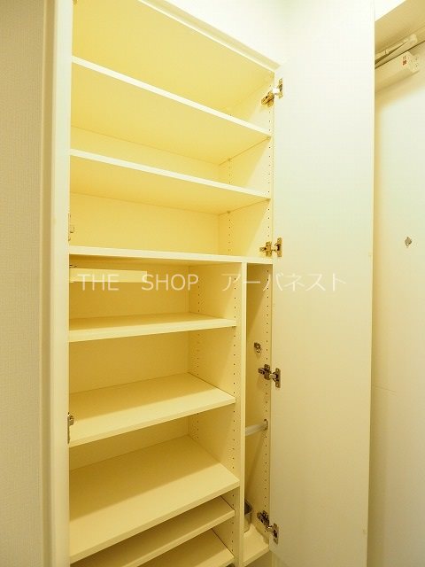 ヴォーガコルテ板橋本町アジールコート シューズボックス