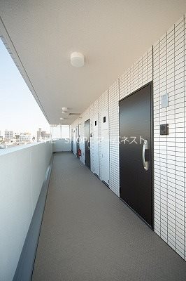 ヴォーガコルテ大森北 共用廊下