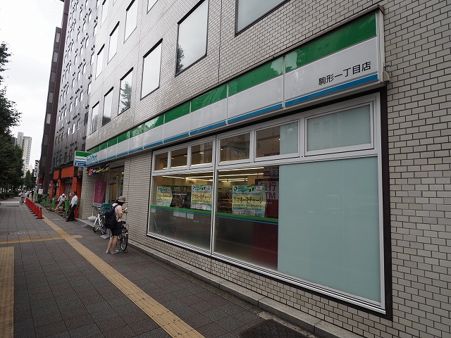 サンスタレ浅草 ﾌｧﾐﾘｰﾏｰﾄ 台東駒形一丁目店