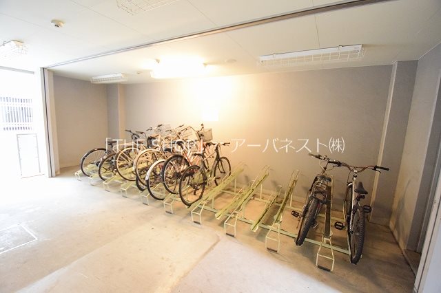 日神デュオステージ両国 駐輪場