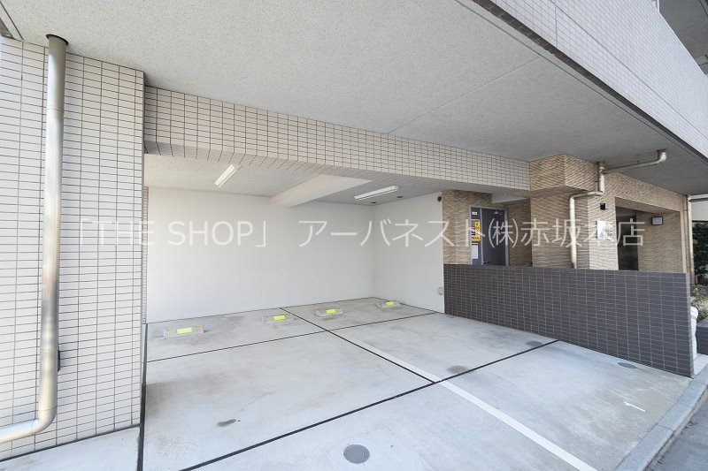 スカイコート武蔵新田 駐車場